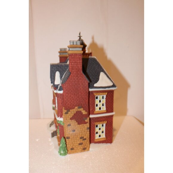 Dept 56 Dickens Village - Boarding & Lodging School - Picture 4 of 6